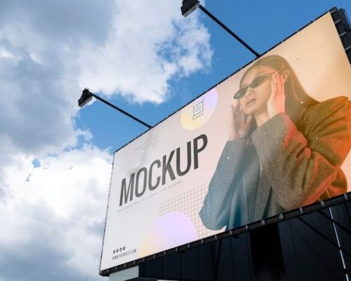 Premium PSD _ Street announcement with young woman